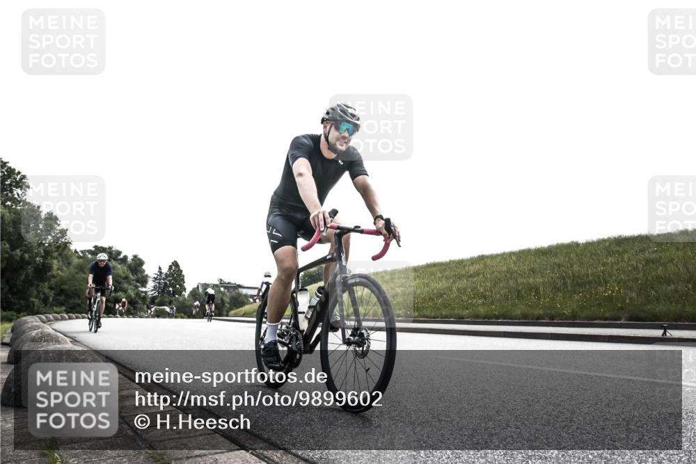 21.06.2026 - 29. Vierlanden-Triathlon H.Heesch http://msf.ph/oto/9899602 21.06.2026 11:13:37 Radfahren 91, 643, 652, 727 meine-sportfotos.de