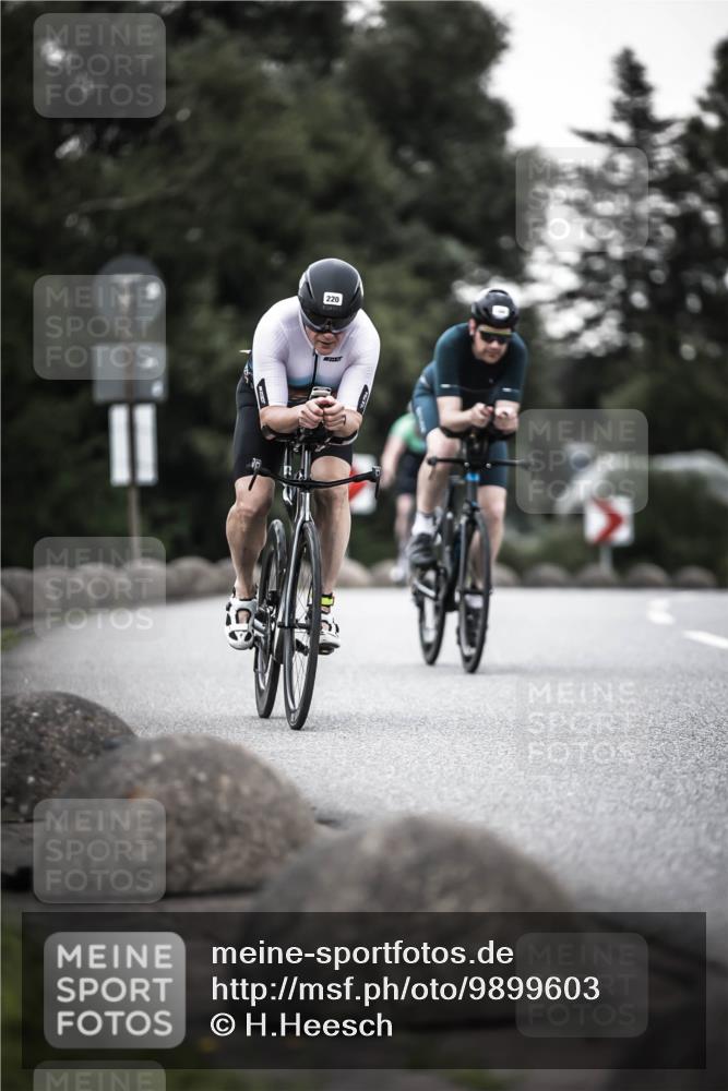 21.06.2026 - 29. Vierlanden-Triathlon H.Heesch http://msf.ph/oto/9899603 21.06.2026 10:07:52 Radfahren 50, 59, 104, 105, 167, 220, 231, 320 meine-sportfotos.de