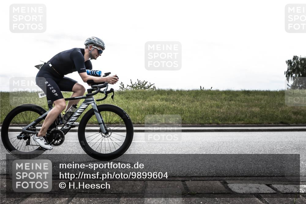 21.06.2026 - 29. Vierlanden-Triathlon H.Heesch http://msf.ph/oto/9899604 21.06.2026 11:48:08 Radfahren 695, 750, 817 meine-sportfotos.de
