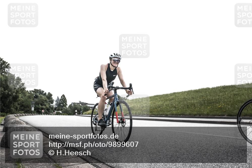 21.06.2026 - 29. Vierlanden-Triathlon H.Heesch http://msf.ph/oto/9899607 21.06.2026 11:13:54 Radfahren 229, 687 meine-sportfotos.de