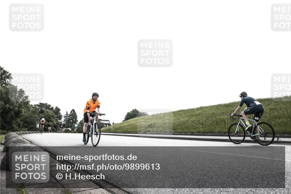 21.06.2026 - 29. Vierlanden-Triathlon H.Heesch http://msf.ph/oto/9899613 21.06.2026 11:15:35 Radfahren 734, 737 meine-sportfotos.de
