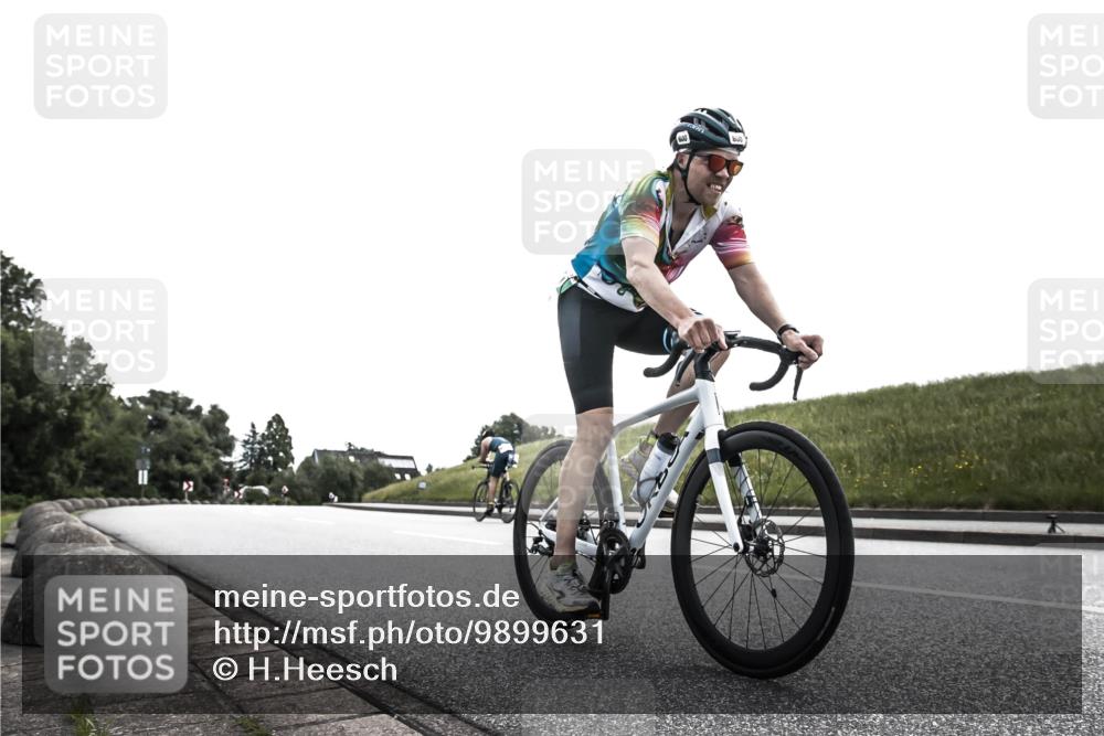21.06.2026 - 29. Vierlanden-Triathlon H.Heesch http://msf.ph/oto/9899631 21.06.2026 11:19:45 Radfahren 800 meine-sportfotos.de