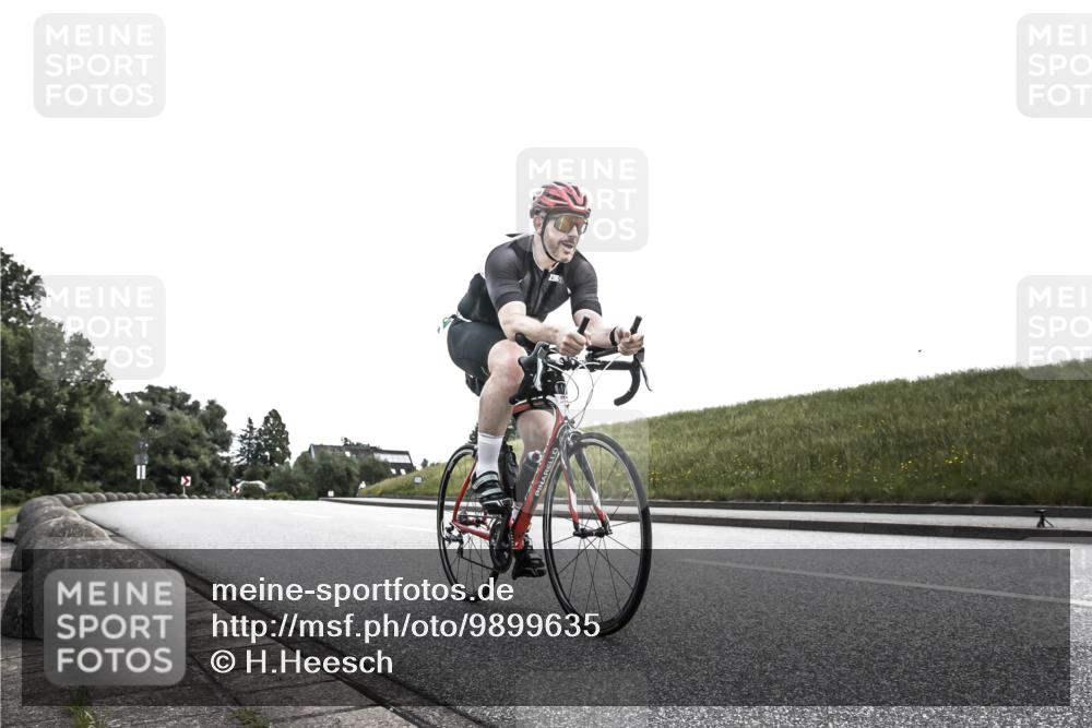 21.06.2026 - 29. Vierlanden-Triathlon H.Heesch http://msf.ph/oto/9899635 21.06.2026 11:20:32 Radfahren 81, 669, 821 meine-sportfotos.de