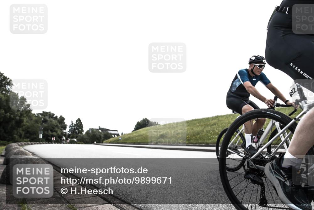 21.06.2026 - 29. Vierlanden-Triathlon H.Heesch http://msf.ph/oto/9899671 21.06.2026 11:23:15 Radfahren 91, 130, 639, 692 meine-sportfotos.de