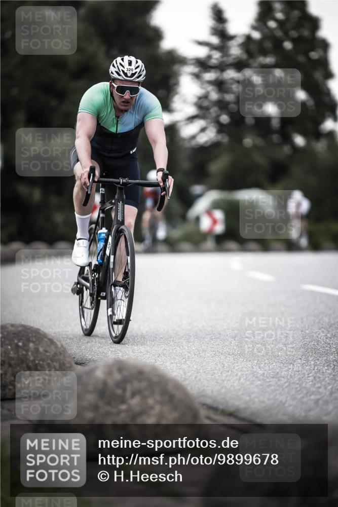 21.06.2026 - 29. Vierlanden-Triathlon H.Heesch http://msf.ph/oto/9899678 21.06.2026 10:07:56 Radfahren 7, 59, 104, 167, 220, 305, 320, 334 meine-sportfotos.de