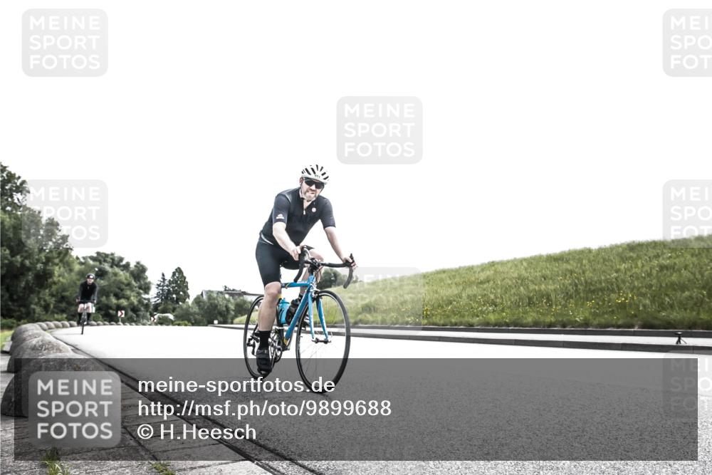 21.06.2026 - 29. Vierlanden-Triathlon H.Heesch http://msf.ph/oto/9899688 21.06.2026 11:28:54 Radfahren 228, 651, 706, 741 meine-sportfotos.de