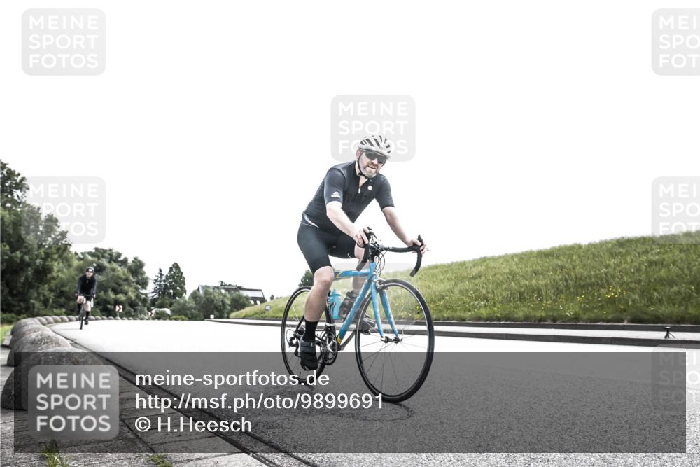 21.06.2026 - 29. Vierlanden-Triathlon H.Heesch http://msf.ph/oto/9899691 21.06.2026 11:28:54 Radfahren 228, 651, 706, 741 meine-sportfotos.de