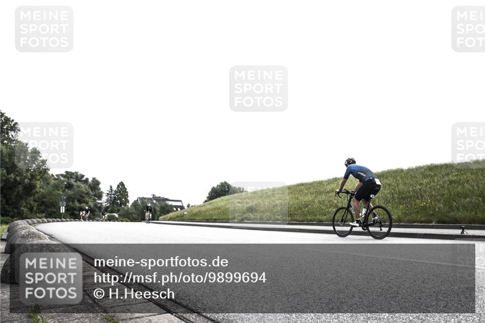 21.06.2026 - 29. Vierlanden-Triathlon H.Heesch http://msf.ph/oto/9899694 21.06.2026 11:29:55 Radfahren 790 meine-sportfotos.de