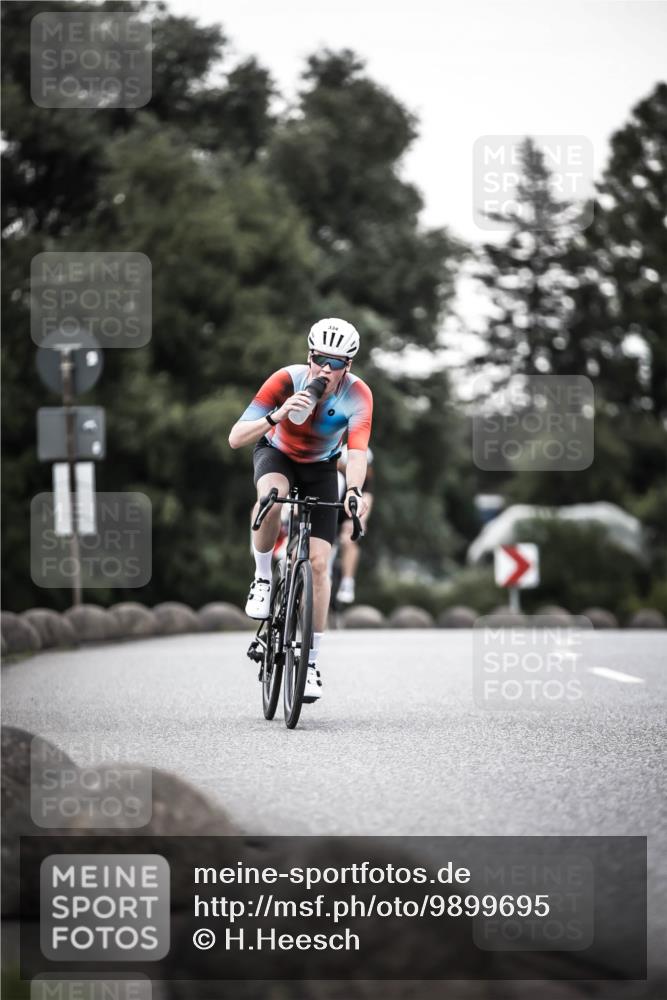 21.06.2026 - 29. Vierlanden-Triathlon H.Heesch http://msf.ph/oto/9899695 21.06.2026 10:08:00 Radfahren 7, 59, 80, 305, 320, 334 meine-sportfotos.de