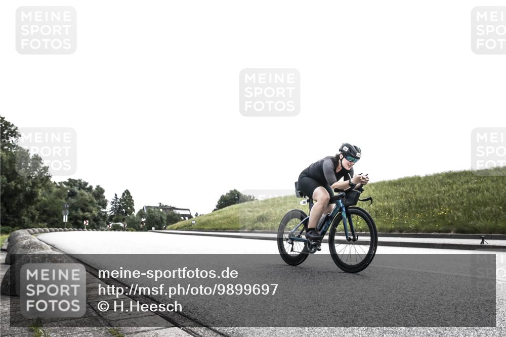 21.06.2026 - 29. Vierlanden-Triathlon H.Heesch http://msf.ph/oto/9899697 21.06.2026 11:30:59 Radfahren 236, 277, 295, 899 meine-sportfotos.de