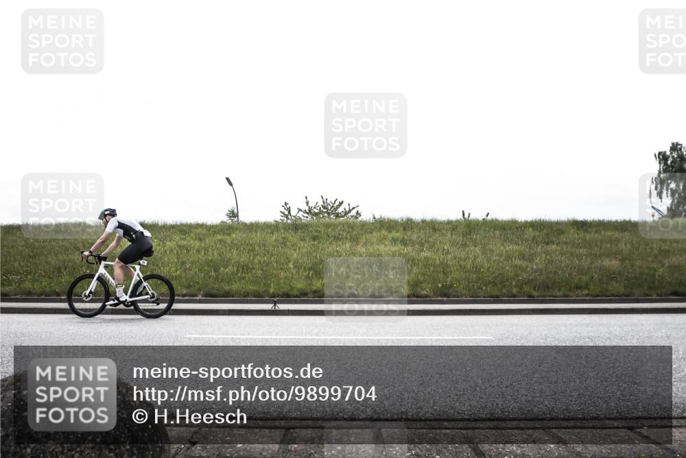 21.06.2026 - 29. Vierlanden-Triathlon H.Heesch http://msf.ph/oto/9899704 21.06.2026 11:49:52 Radfahren 630, 735 meine-sportfotos.de