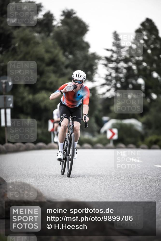21.06.2026 - 29. Vierlanden-Triathlon H.Heesch http://msf.ph/oto/9899706 21.06.2026 10:08:00 Radfahren 7, 59, 80, 305, 320, 334 meine-sportfotos.de