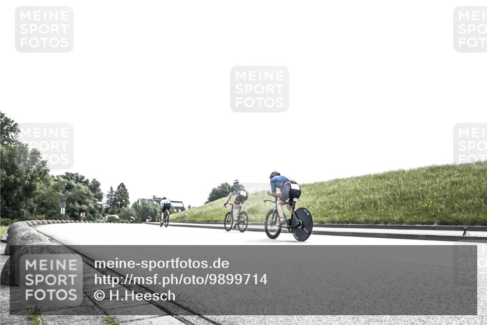21.06.2026 - 29. Vierlanden-Triathlon H.Heesch http://msf.ph/oto/9899714 21.06.2026 11:33:49 Radfahren 682, 701 meine-sportfotos.de