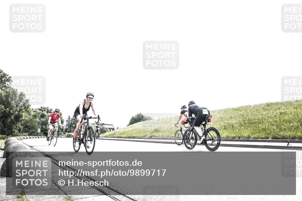 21.06.2026 - 29. Vierlanden-Triathlon H.Heesch http://msf.ph/oto/9899717 21.06.2026 11:37:17 Radfahren 834, 856, 861 meine-sportfotos.de