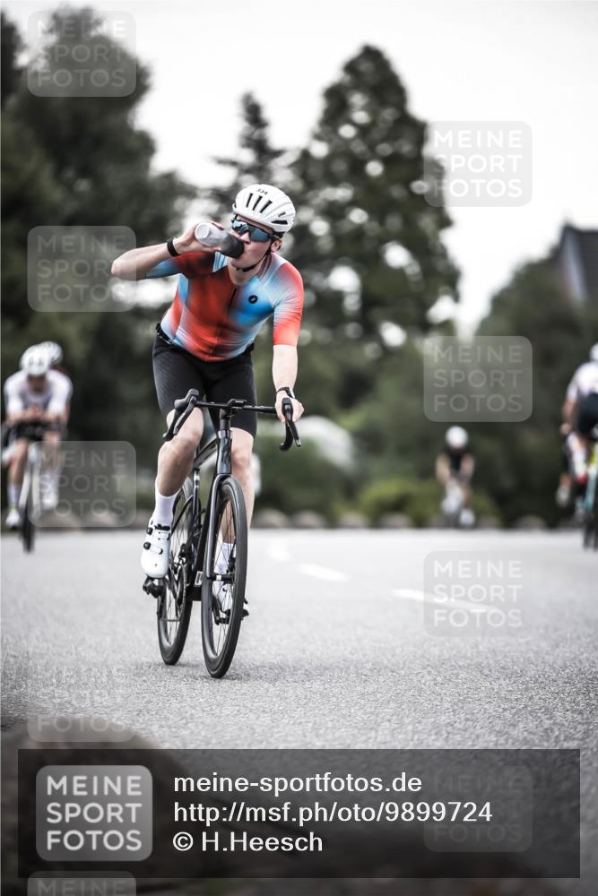 21.06.2026 - 29. Vierlanden-Triathlon H.Heesch http://msf.ph/oto/9899724 21.06.2026 10:08:00 Radfahren 7, 59, 80, 305, 320, 334 meine-sportfotos.de