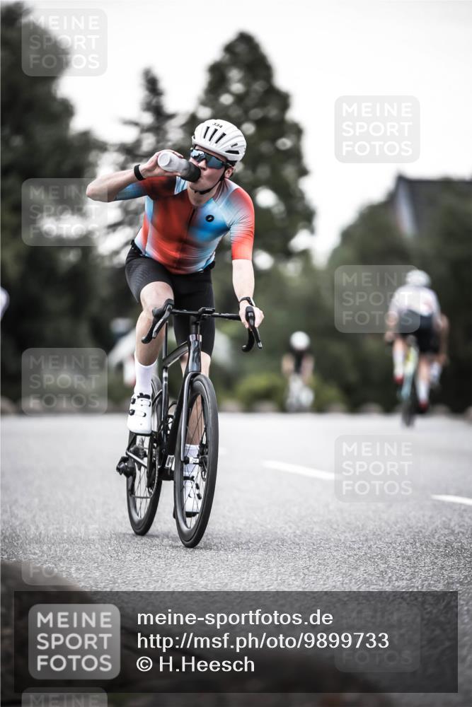 21.06.2026 - 29. Vierlanden-Triathlon H.Heesch http://msf.ph/oto/9899733 21.06.2026 10:08:00 Radfahren 7, 59, 80, 305, 320, 334 meine-sportfotos.de