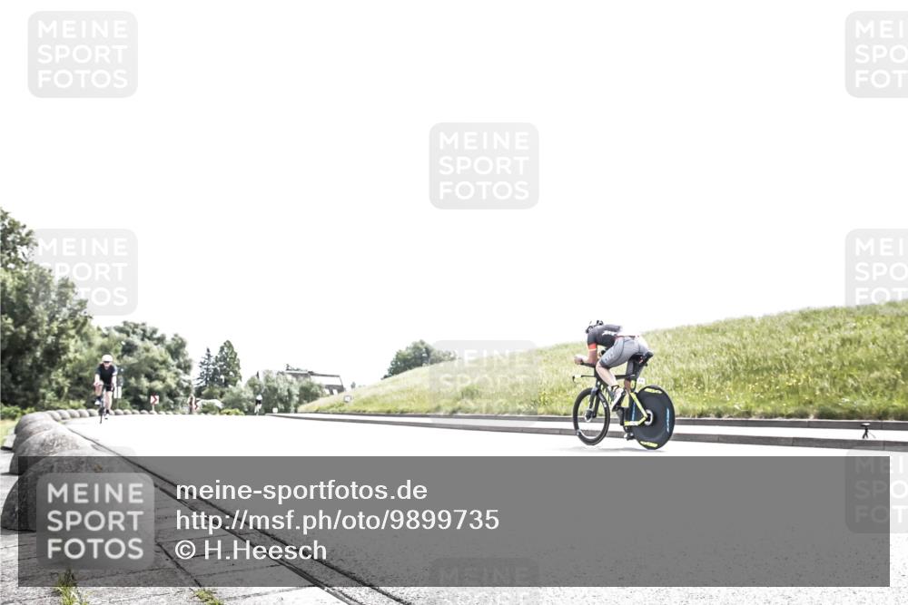 21.06.2026 - 29. Vierlanden-Triathlon H.Heesch http://msf.ph/oto/9899735 21.06.2026 11:38:14 Radfahren 230, 640, 666 meine-sportfotos.de