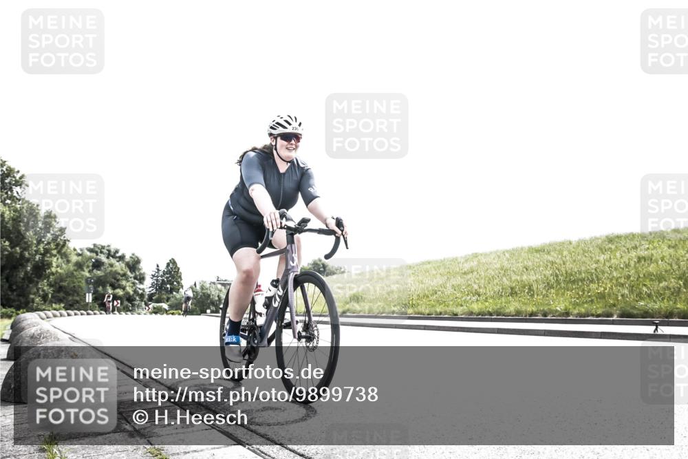 21.06.2026 - 29. Vierlanden-Triathlon H.Heesch http://msf.ph/oto/9899738 21.06.2026 11:38:17 Radfahren 230, 871 meine-sportfotos.de