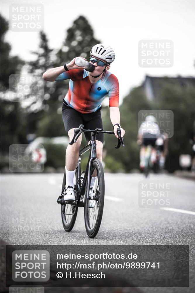 21.06.2026 - 29. Vierlanden-Triathlon H.Heesch http://msf.ph/oto/9899741 21.06.2026 10:08:01 Radfahren 7, 59, 80, 305, 334, 371 meine-sportfotos.de