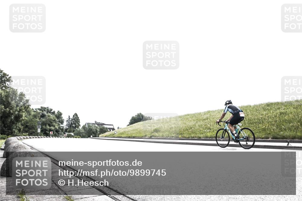 21.06.2026 - 29. Vierlanden-Triathlon H.Heesch http://msf.ph/oto/9899745 21.06.2026 11:39:41 Radfahren  meine-sportfotos.de