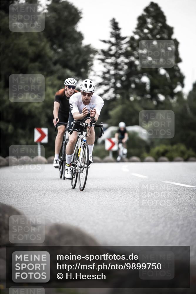 21.06.2026 - 29. Vierlanden-Triathlon H.Heesch http://msf.ph/oto/9899750 21.06.2026 10:08:02 Radfahren 7, 59, 80, 305, 334, 371 meine-sportfotos.de