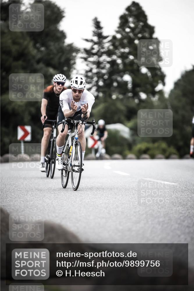 21.06.2026 - 29. Vierlanden-Triathlon H.Heesch http://msf.ph/oto/9899756 21.06.2026 10:08:02 Radfahren 7, 59, 80, 305, 334, 371 meine-sportfotos.de