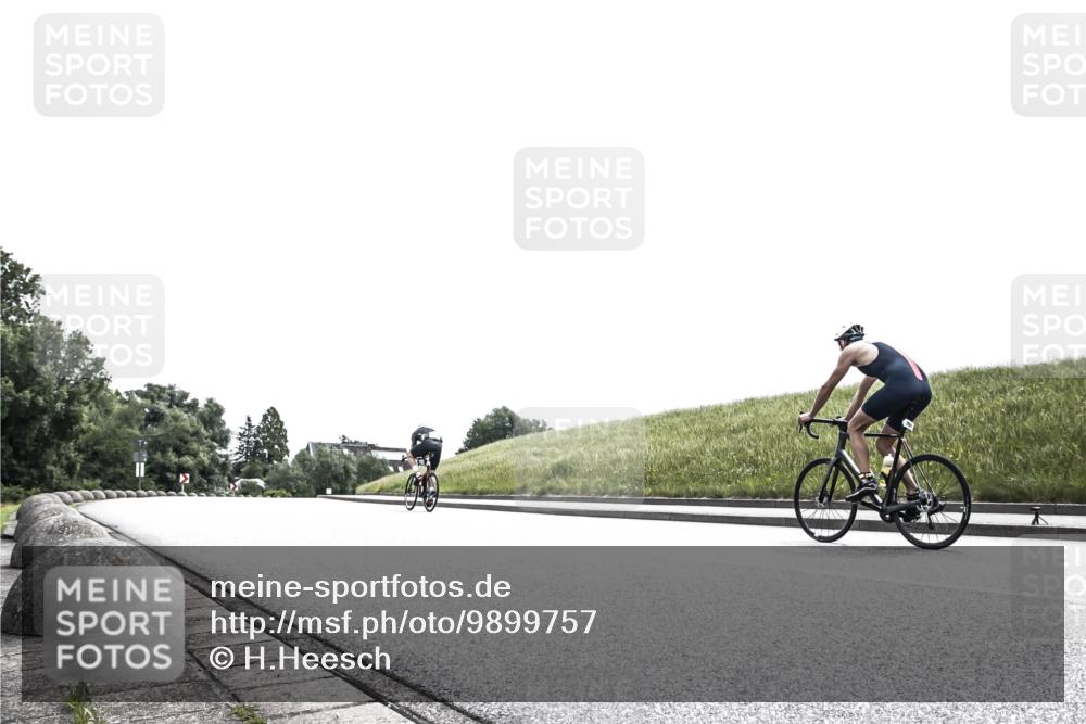 21.06.2026 - 29. Vierlanden-Triathlon H.Heesch http://msf.ph/oto/9899757 21.06.2026 11:40:32 Radfahren 249, 293, 630, 671, 733 meine-sportfotos.de