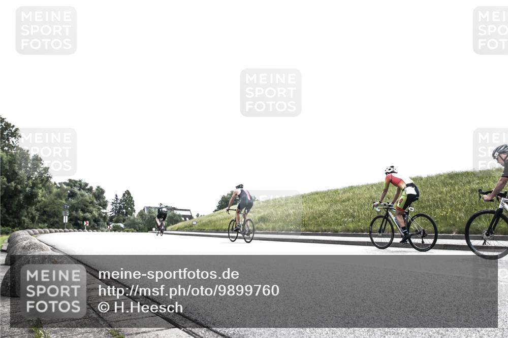 21.06.2026 - 29. Vierlanden-Triathlon H.Heesch http://msf.ph/oto/9899760 21.06.2026 11:40:33 Radfahren 249, 293, 630, 671, 733 meine-sportfotos.de
