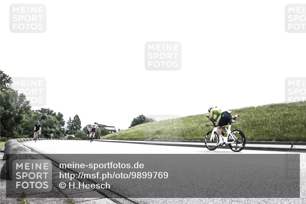21.06.2026 - 29. Vierlanden-Triathlon H.Heesch http://msf.ph/oto/9899769 21.06.2026 11:40:48 Radfahren 851 meine-sportfotos.de