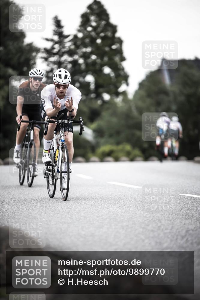 21.06.2026 - 29. Vierlanden-Triathlon H.Heesch http://msf.ph/oto/9899770 21.06.2026 10:08:02 Radfahren 7, 59, 80, 305, 334, 371 meine-sportfotos.de
