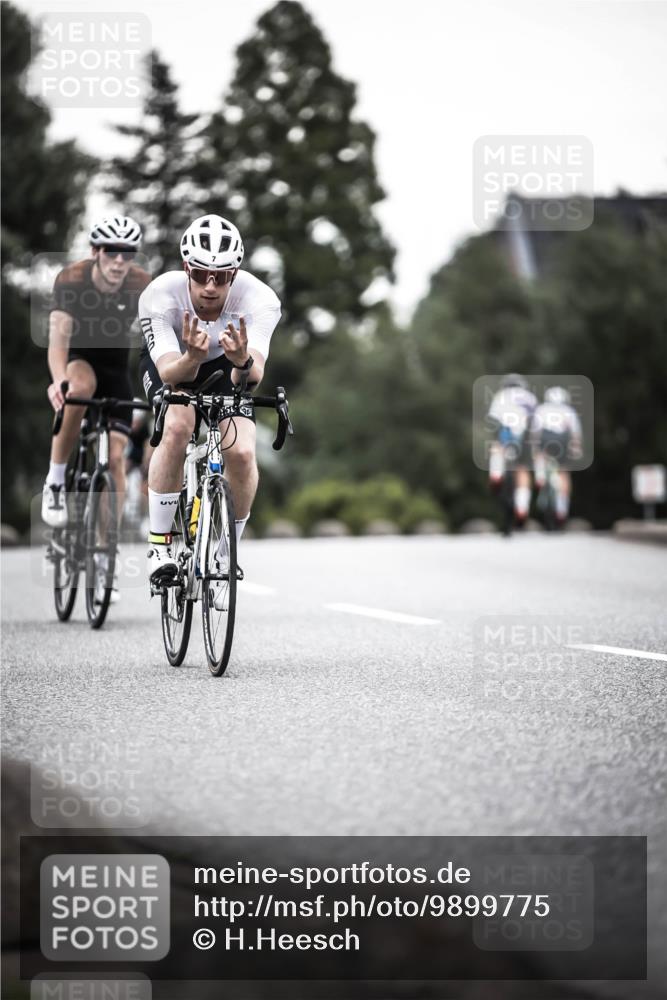 21.06.2026 - 29. Vierlanden-Triathlon H.Heesch http://msf.ph/oto/9899775 21.06.2026 10:08:02 Radfahren 7, 59, 80, 305, 334, 371 meine-sportfotos.de