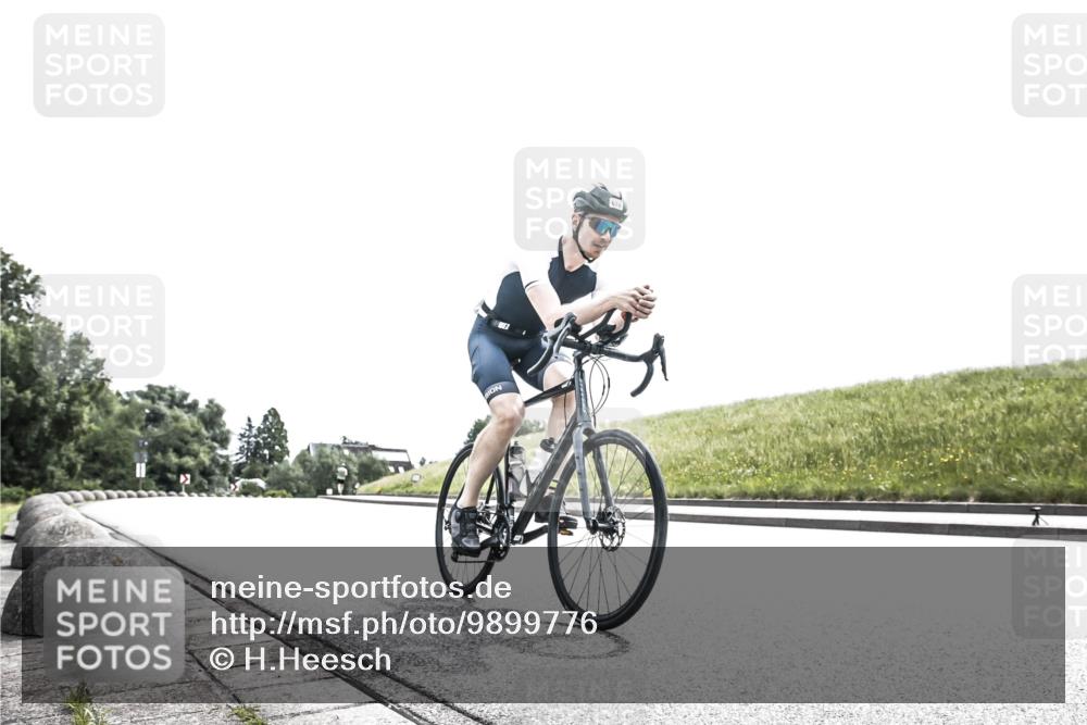 21.06.2026 - 29. Vierlanden-Triathlon H.Heesch http://msf.ph/oto/9899776 21.06.2026 11:41:53 Radfahren 636, 674 meine-sportfotos.de