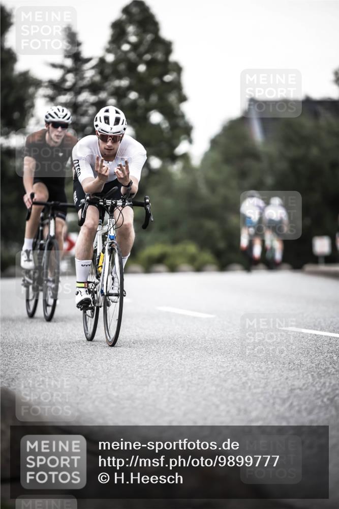 21.06.2026 - 29. Vierlanden-Triathlon H.Heesch http://msf.ph/oto/9899777 21.06.2026 10:08:03 Radfahren 7, 80, 305, 334, 371 meine-sportfotos.de