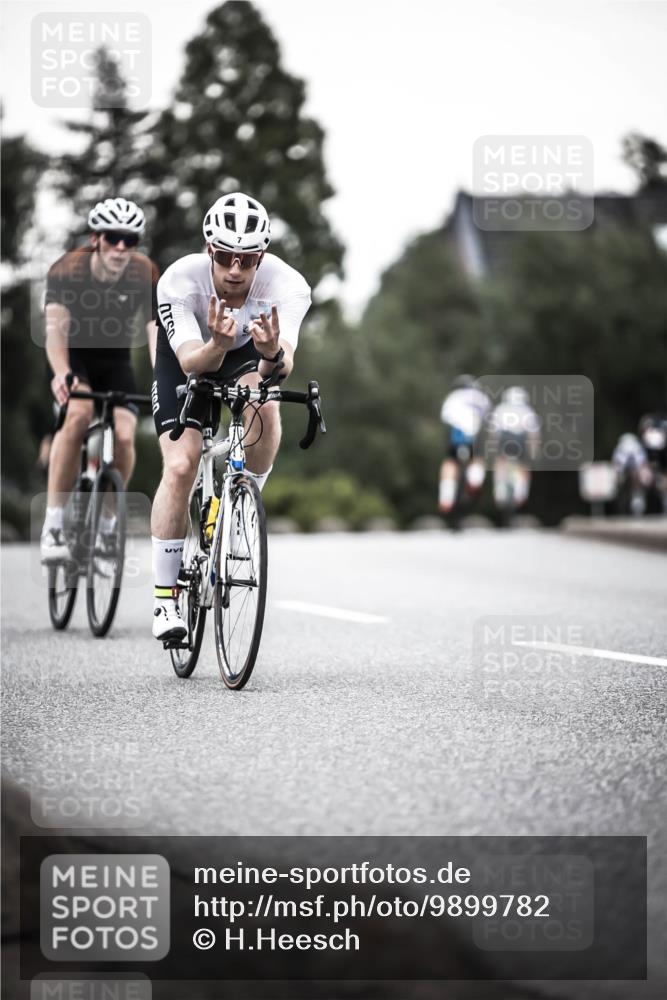 21.06.2026 - 29. Vierlanden-Triathlon H.Heesch http://msf.ph/oto/9899782 21.06.2026 10:08:03 Radfahren 7, 80, 305, 334, 371 meine-sportfotos.de