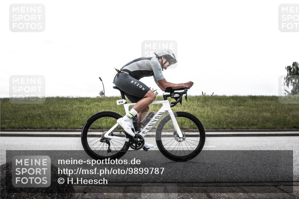 21.06.2026 - 29. Vierlanden-Triathlon H.Heesch http://msf.ph/oto/9899787 21.06.2026 11:51:43 Radfahren 260, 632, 727 meine-sportfotos.de