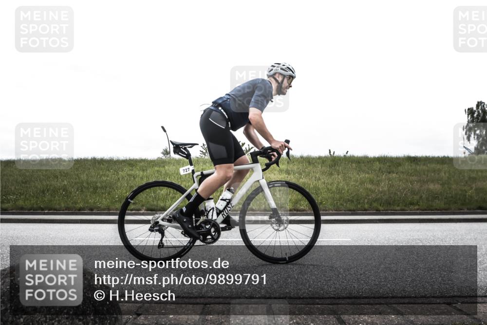 21.06.2026 - 29. Vierlanden-Triathlon H.Heesch http://msf.ph/oto/9899791 21.06.2026 11:51:48 Radfahren 20, 260, 632, 633, 727, 876 meine-sportfotos.de