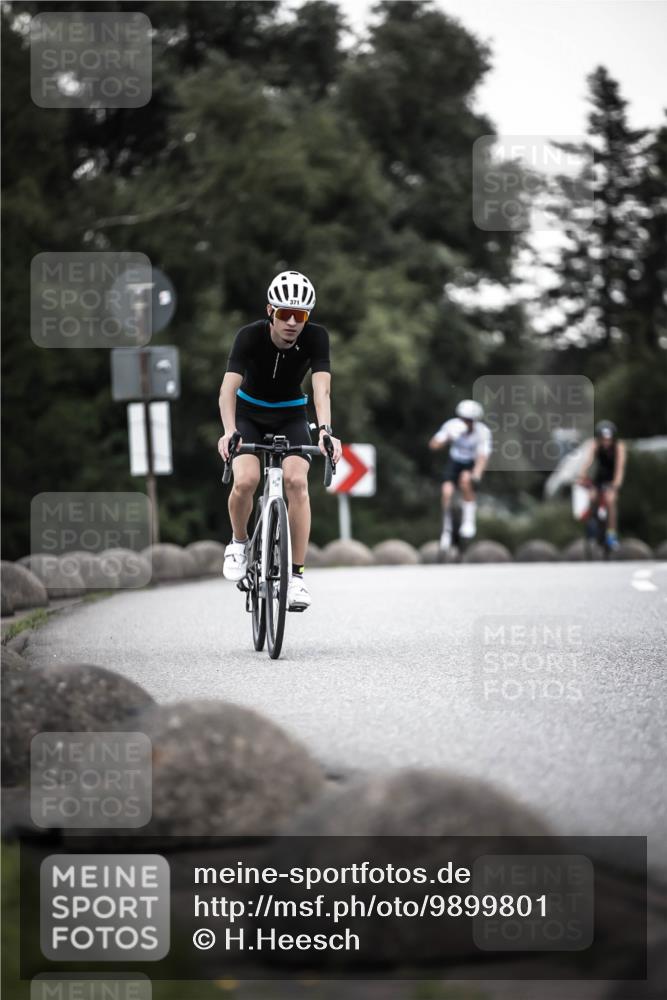 21.06.2026 - 29. Vierlanden-Triathlon H.Heesch http://msf.ph/oto/9899801 21.06.2026 10:08:07 Radfahren 38, 80, 305, 371, 373 meine-sportfotos.de