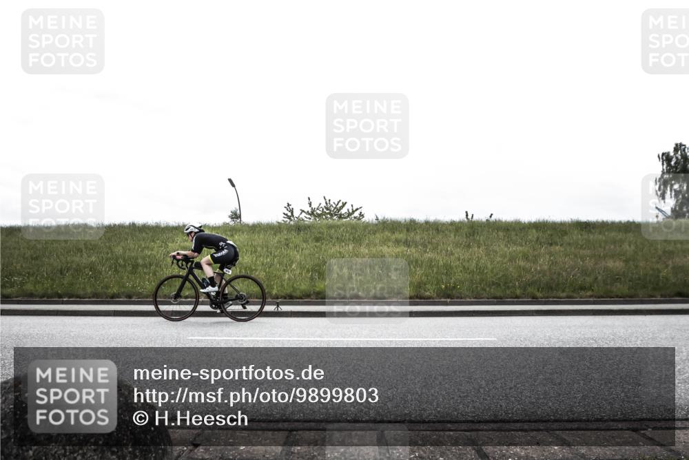 21.06.2026 - 29. Vierlanden-Triathlon H.Heesch http://msf.ph/oto/9899803 21.06.2026 11:51:59 Radfahren 92, 249, 717, 755, 876 meine-sportfotos.de