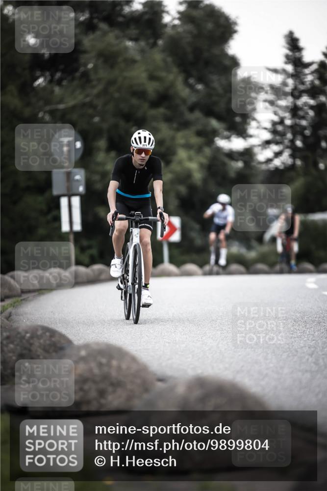 21.06.2026 - 29. Vierlanden-Triathlon H.Heesch http://msf.ph/oto/9899804 21.06.2026 10:08:07 Radfahren 38, 80, 305, 371, 373 meine-sportfotos.de