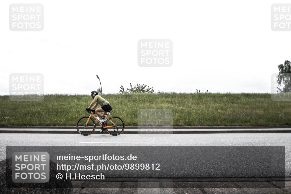 21.06.2026 - 29. Vierlanden-Triathlon H.Heesch http://msf.ph/oto/9899812 21.06.2026 11:52:04 Radfahren 92, 249, 717, 755 meine-sportfotos.de