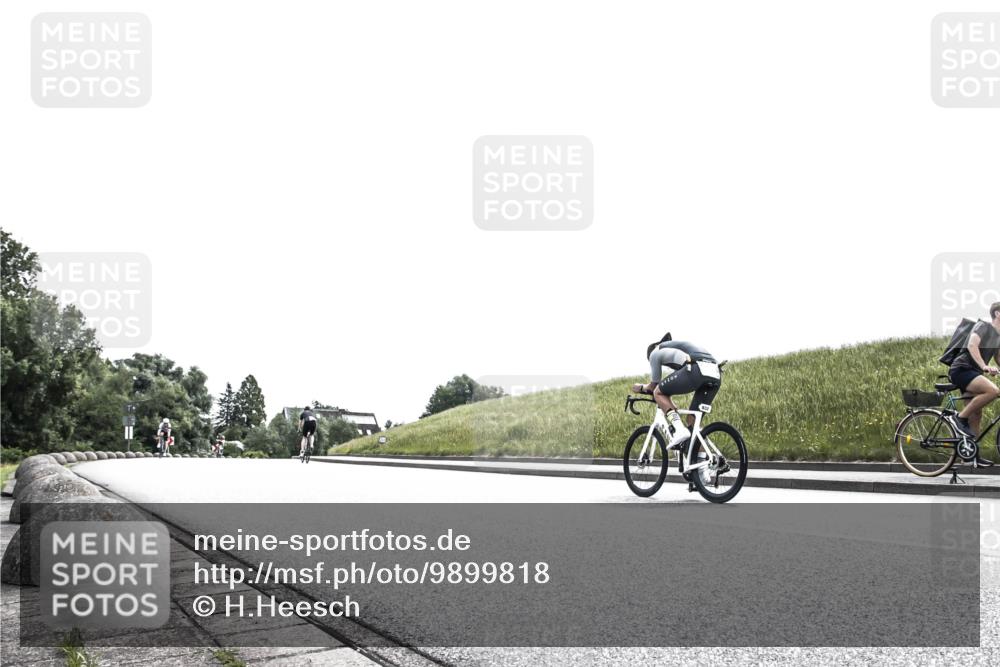 21.06.2026 - 29. Vierlanden-Triathlon H.Heesch http://msf.ph/oto/9899818 21.06.2026 11:42:58 Radfahren 699, 728, 729 meine-sportfotos.de