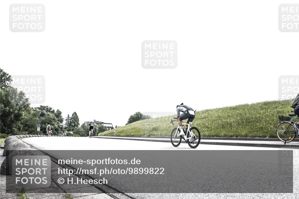 21.06.2026 - 29. Vierlanden-Triathlon H.Heesch http://msf.ph/oto/9899822 21.06.2026 11:42:58 Radfahren 699, 728, 729 meine-sportfotos.de