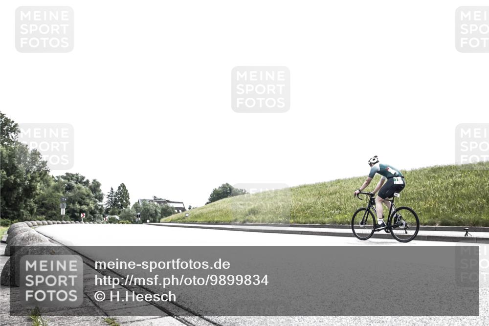21.06.2026 - 29. Vierlanden-Triathlon H.Heesch http://msf.ph/oto/9899834 21.06.2026 11:43:22 Radfahren 41, 213, 717 meine-sportfotos.de