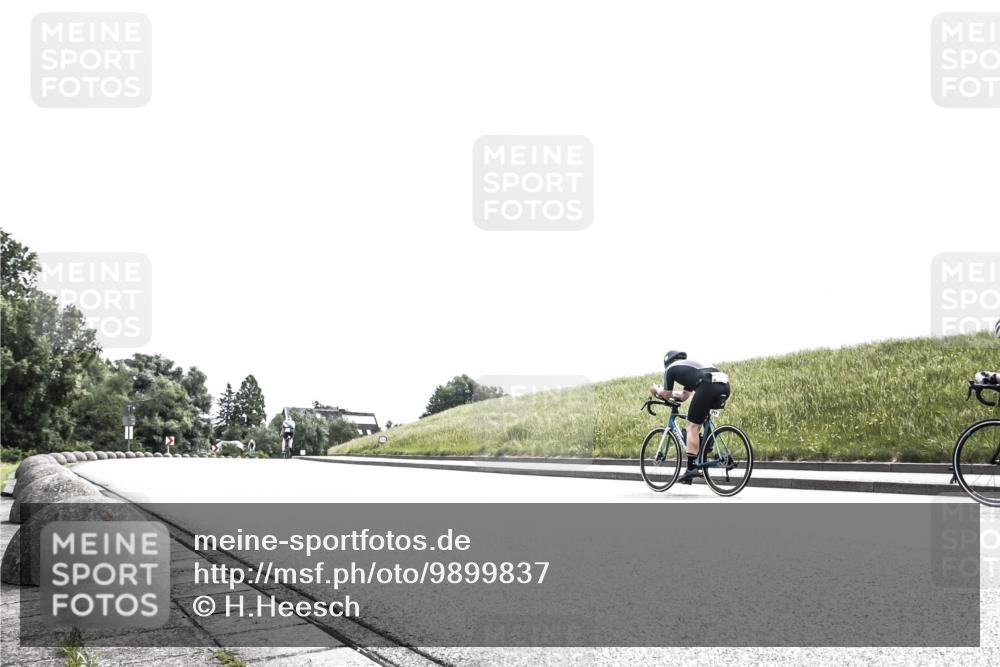 21.06.2026 - 29. Vierlanden-Triathlon H.Heesch http://msf.ph/oto/9899837 21.06.2026 11:43:25 Radfahren  meine-sportfotos.de