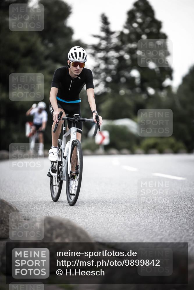 21.06.2026 - 29. Vierlanden-Triathlon H.Heesch http://msf.ph/oto/9899842 21.06.2026 10:08:08 Radfahren 38, 80, 371, 373 meine-sportfotos.de