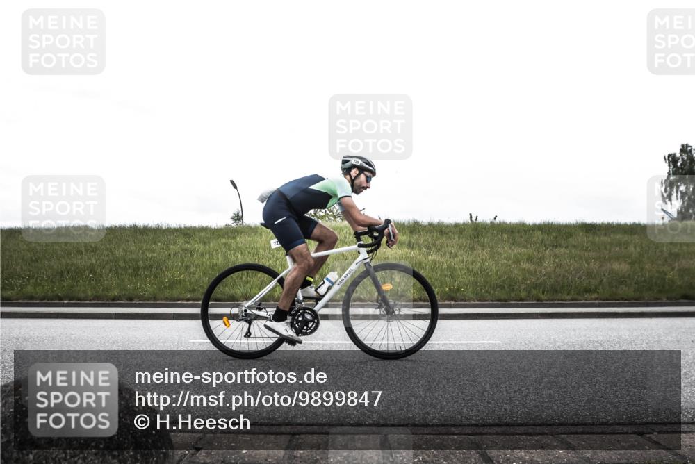 21.06.2026 - 29. Vierlanden-Triathlon H.Heesch http://msf.ph/oto/9899847 21.06.2026 11:52:50 Radfahren 256, 639, 729, 758, 796 meine-sportfotos.de