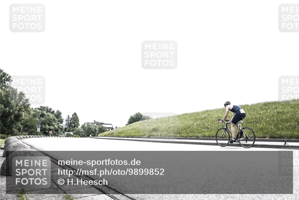 21.06.2026 - 29. Vierlanden-Triathlon H.Heesch http://msf.ph/oto/9899852 21.06.2026 11:43:38 Radfahren 278, 657, 720 meine-sportfotos.de