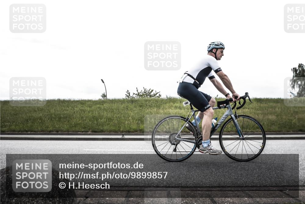 21.06.2026 - 29. Vierlanden-Triathlon H.Heesch http://msf.ph/oto/9899857 21.06.2026 11:52:56 Radfahren 256, 729, 758, 760, 796, 802 meine-sportfotos.de