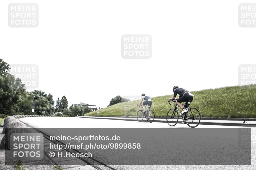 21.06.2026 - 29. Vierlanden-Triathlon H.Heesch http://msf.ph/oto/9899858 21.06.2026 11:43:38 Radfahren 278, 657, 720 meine-sportfotos.de
