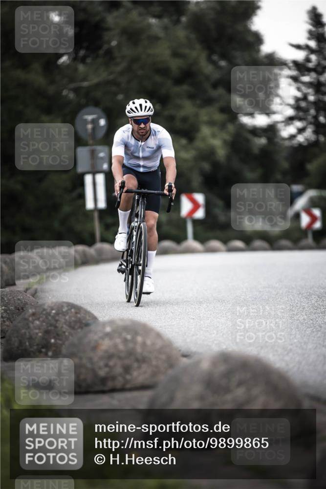 21.06.2026 - 29. Vierlanden-Triathlon H.Heesch http://msf.ph/oto/9899865 21.06.2026 10:08:11 Radfahren 38, 371, 373 meine-sportfotos.de